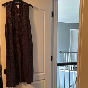 Chico's Textured sweater vest - burgundy